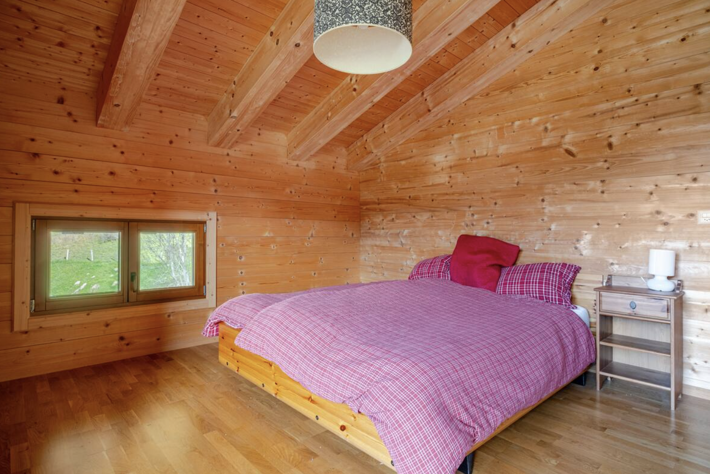 Modern 4BR Chalet